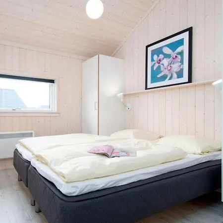 Spacious Near Seabeach 아파트