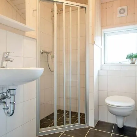 Spacious Near Seabeach