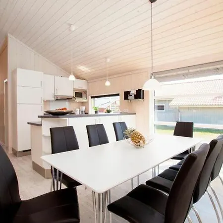 Spacious Near Seabeach * Großenbrode