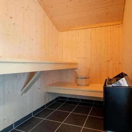 Spacious Near Seabeach