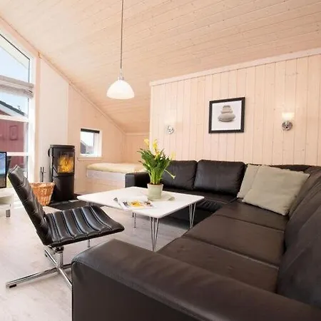 Spacious Near Seabeach *